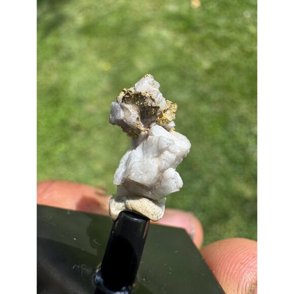 Gold on Quartz - Natural California Gold Specimen in Perky Display Box - #5 - Picture 5 of 6